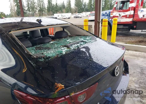 2020 Mazda Mazda3 Preferred Package из США, поврежденный, VIN JM1BPBDMXL1171320